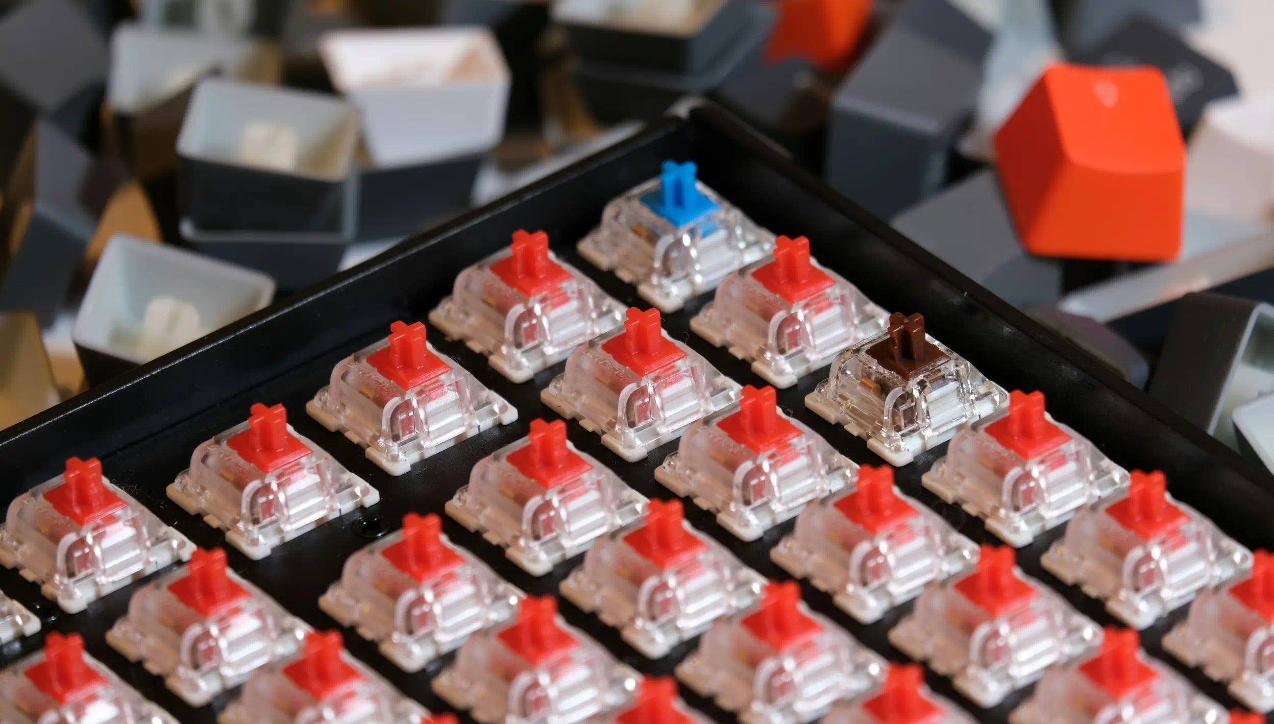 What Does “Hot-Swappable” Mean in a Keyboard? Your Ultimate Guide ...
