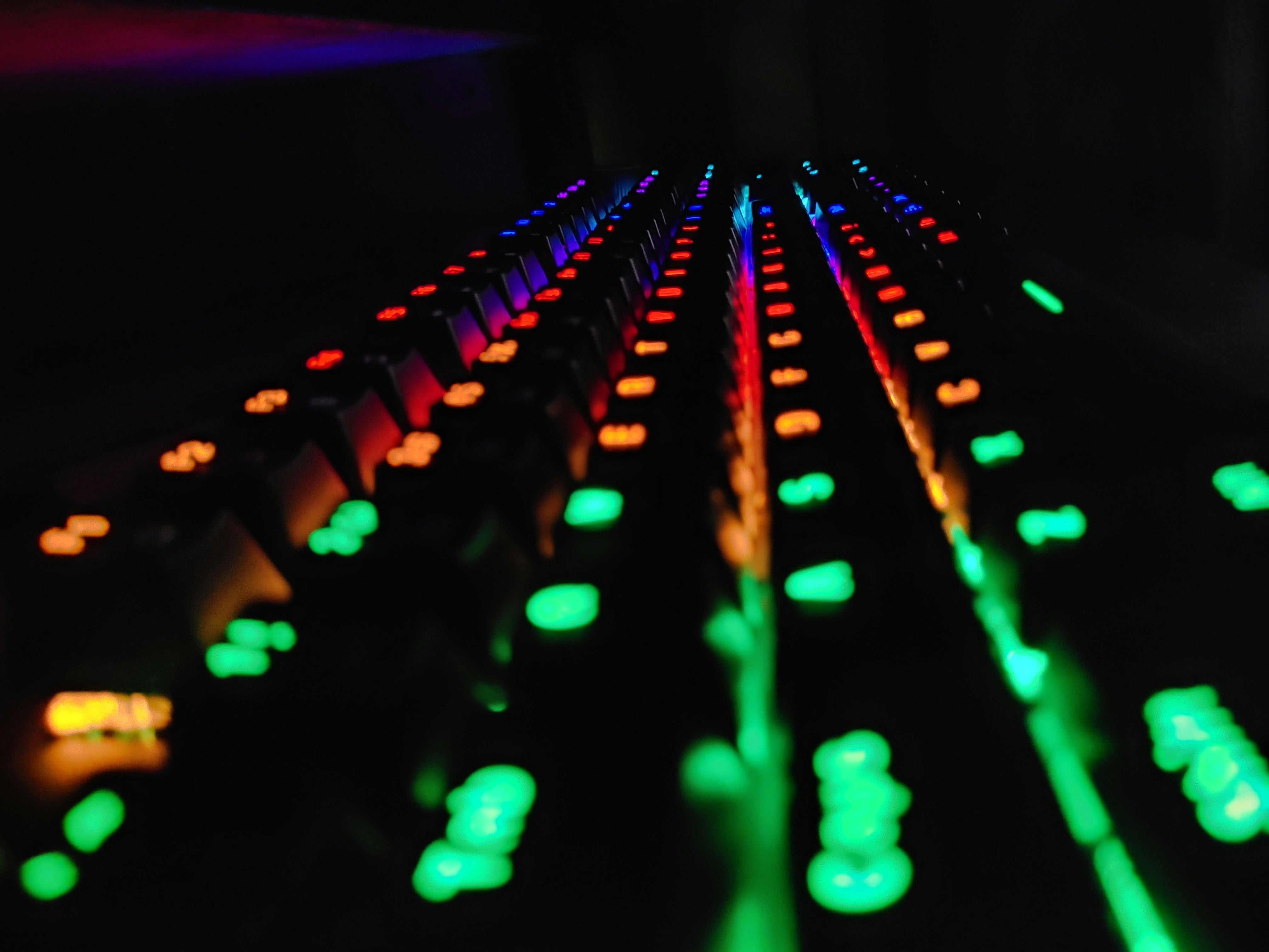 Backlit Keycaps vs Non-Backlit Keycaps Explained